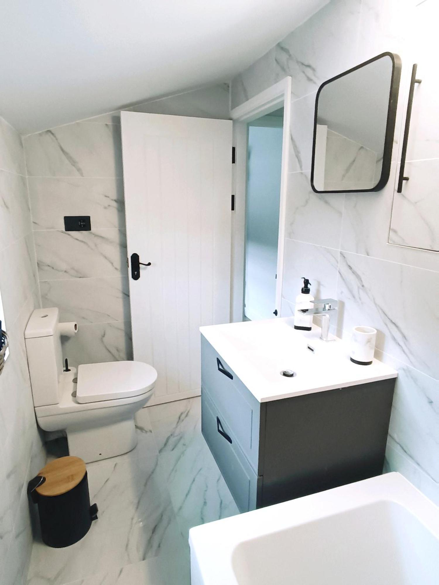 Stansted Airport Cottage Бішопс-Стортфорд Екстер'єр фото
